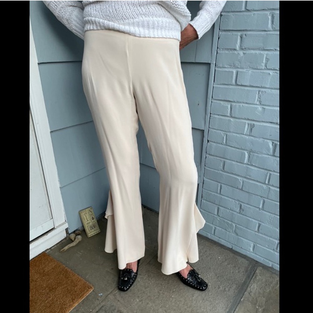 Beautiful Valentino light pink lined pants